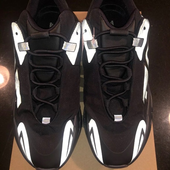 Adidas boost700XMnvN - Picture 3 of 4